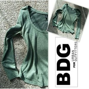 🌟BDG Army Green Scoop Neck Medium Sweater